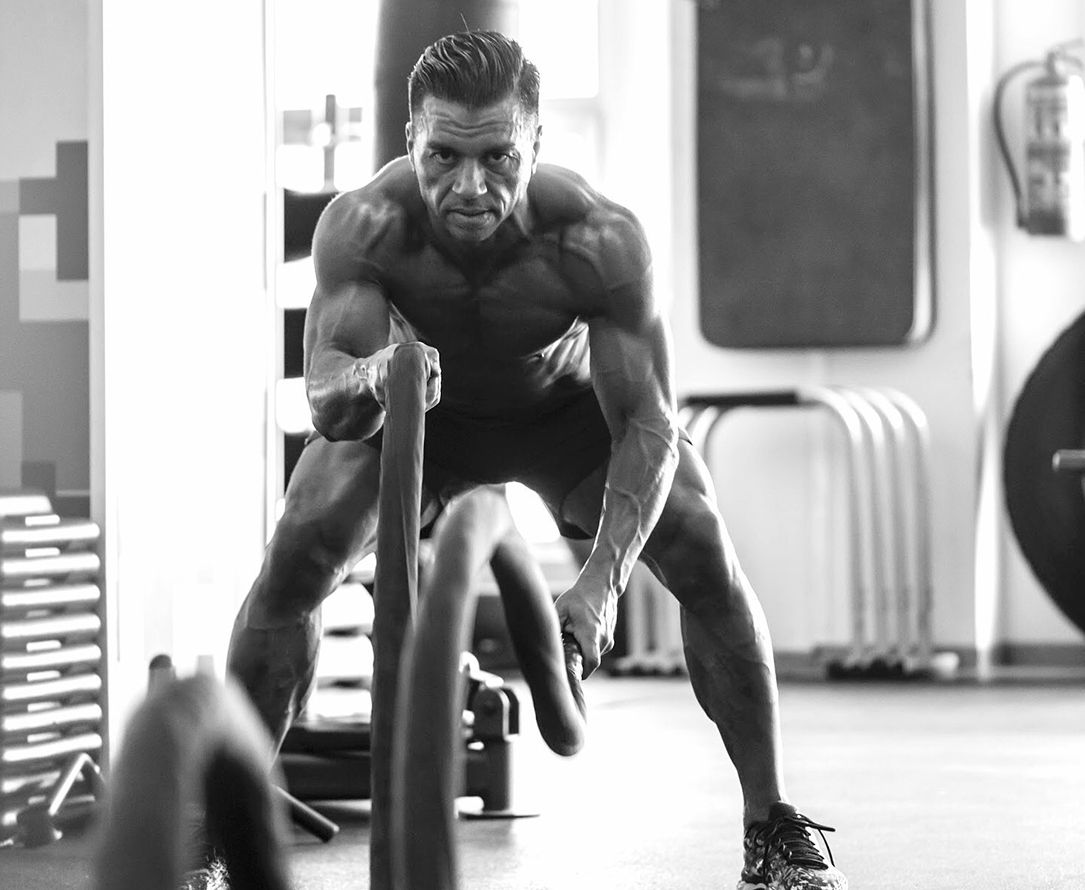 Echedey Pérez haciendo ejercicio en el gimnasio