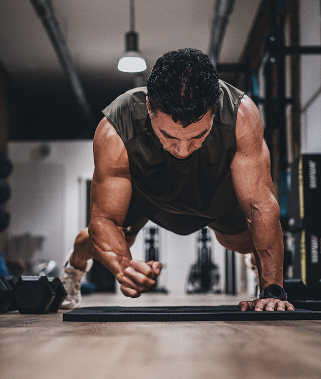 Echedey Pérez haciendo ejercicio en el gimnasio